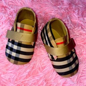 Infant shoes Burberry